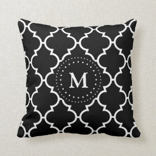 Svart det Monogrammed vitQuatrefoil mönster kudde