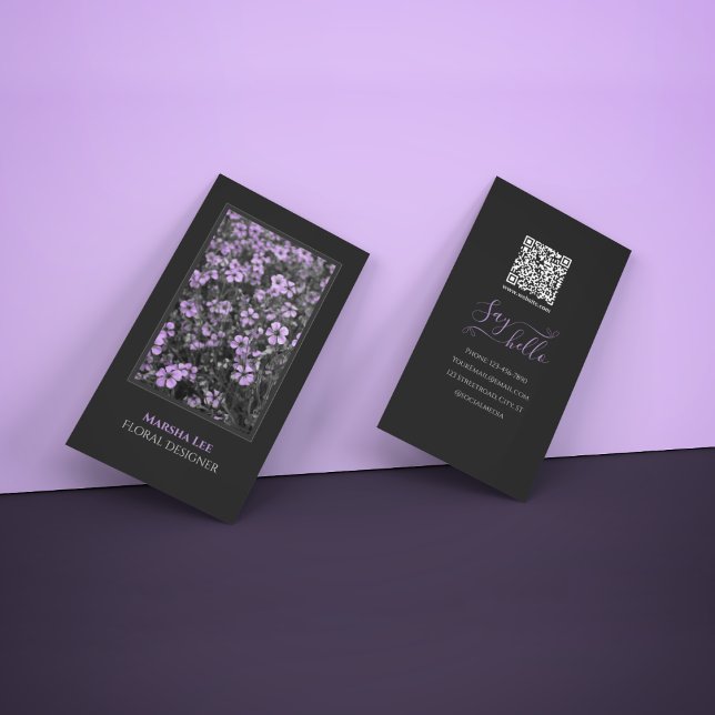 Svart elegant blomsterkort med QR-kod Visitkort (Skapare uppladdad)
