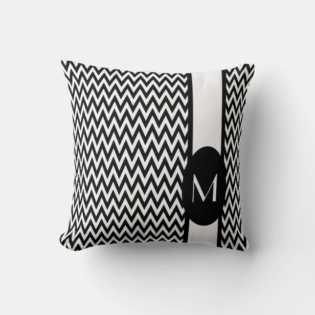 Svart Elegant Chevron Design med monogram Kudde (Framsida)
