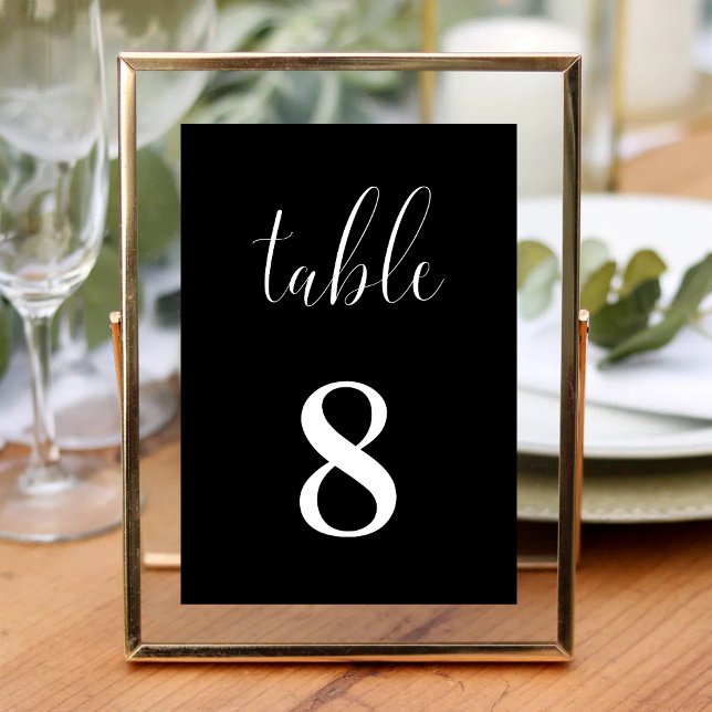 Svart Enkel Minimalistisk Bröllopsbordskort Bordsnummer (Black simple minimalist table card keeps seating clear while adding sleek wedding style)