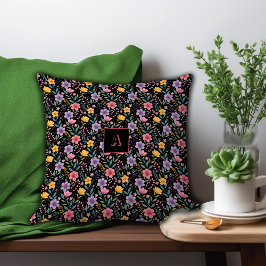 Svart enkel vildblommönster monogram kudde