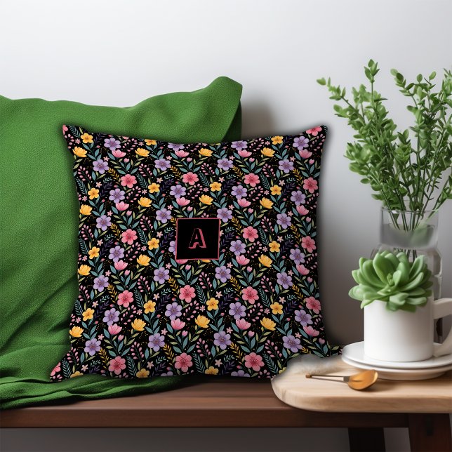 Svart enkel vildblommönster monogram kudde (Skapare uppladdad)