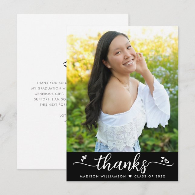 Svart examensfoto Modern elegant script hjärta Tack Kort (Fram/baksida)