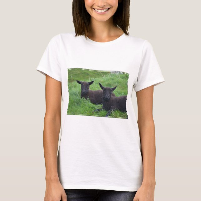 Svart får tee (Framsida)