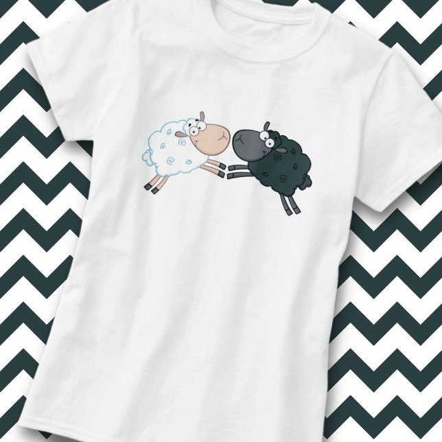 Svart Får Vitt Får T-Shirt (Skapare uppladdad)