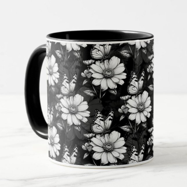 Svart fjäril på nedre Mönster-design Mugg (Skapare uppladdad)
