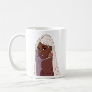 Svart flicka med vitt hår och rosa grapefruktörhän kaffemugg
