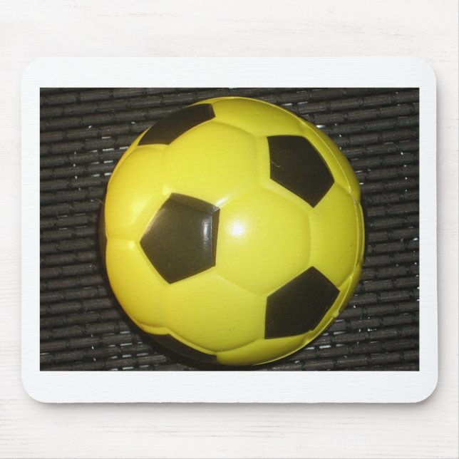 Svart fotboll och Gult Musmatta (Framsidan)