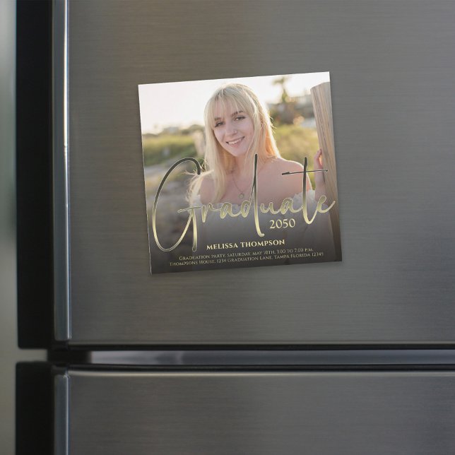 Svart foto med Guld Student-skript, enkelt Magneti (Skapare uppladdad)