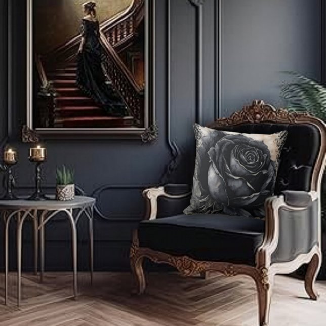 Svart gotisk ros kudde (Skapare uppladdad)