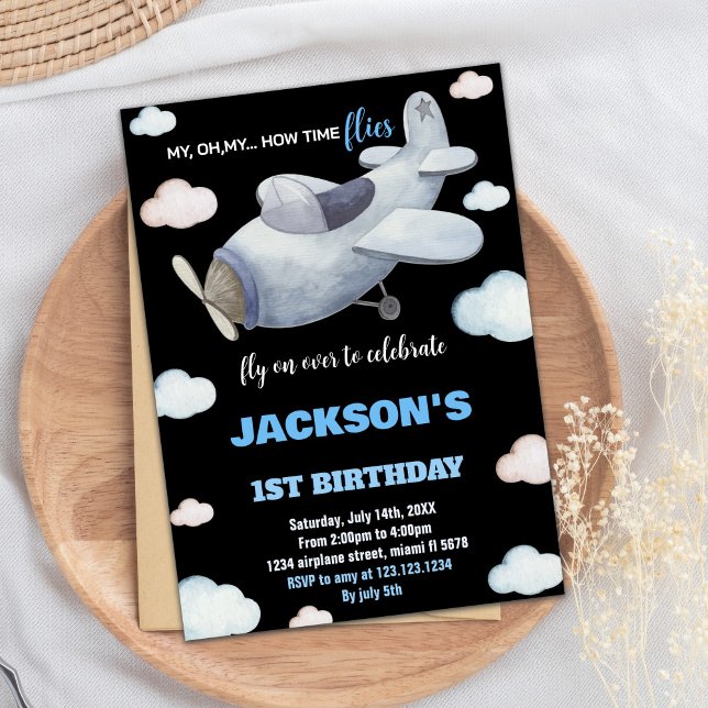 Svart Grått Blue Airplane Birthday-inbjudan Inbjudningar (Black Gray Blue Airplane Birthday Invitations)