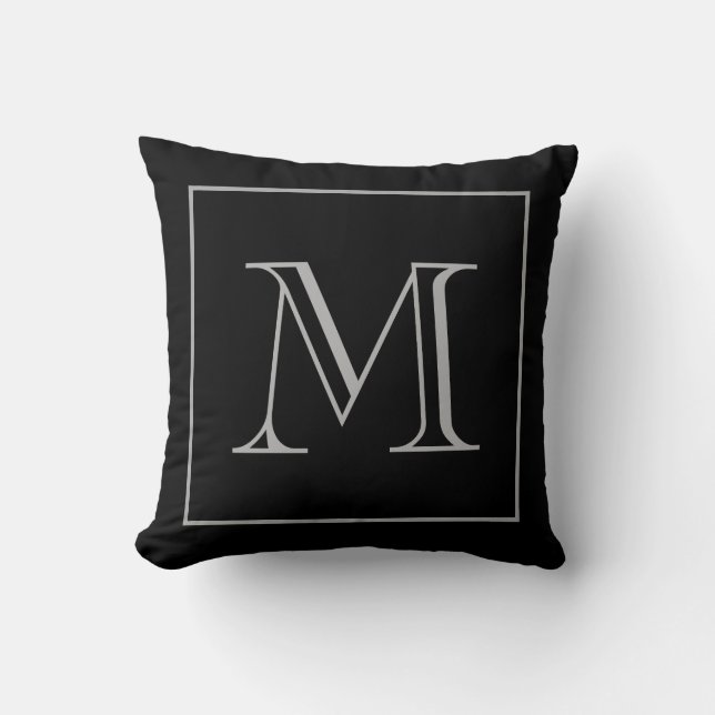 Svart Grått Monogram Kudde (Framsida)