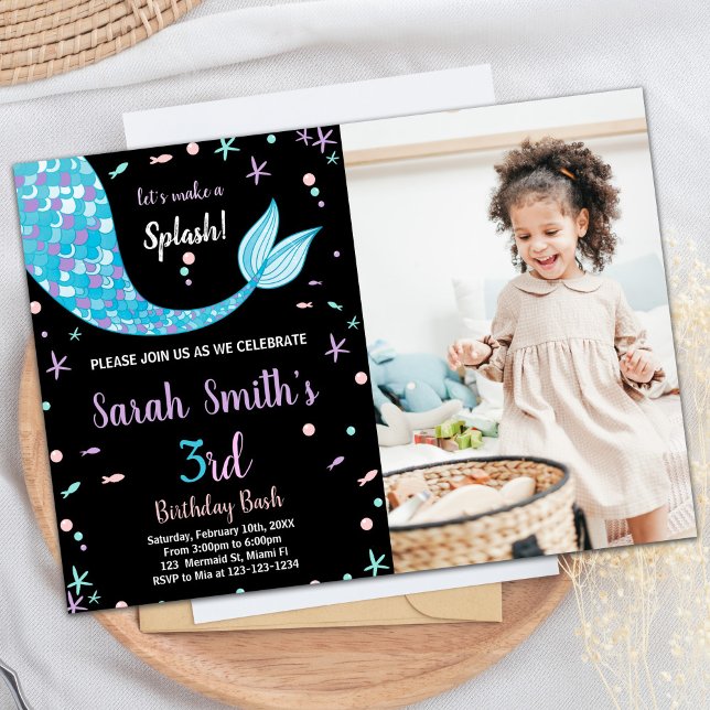 Svart Grönt Sjöjungfru Svan födelsedag med foto Inbjudningar (Black Green Mermaid Tail Birthday with photo Invitation)