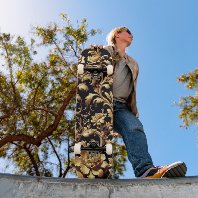 Svart & Guld Barock Blommig Skateboard (Utomhus 1)
