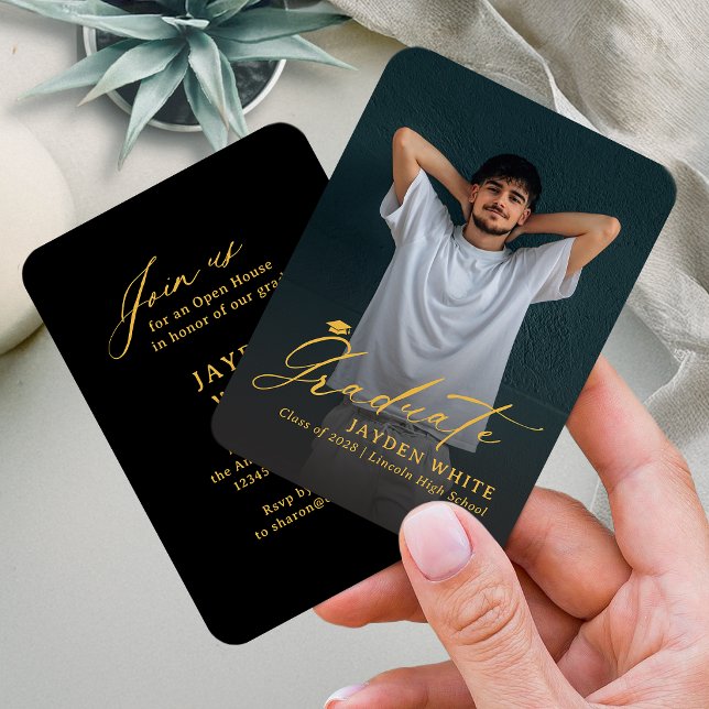 Svart Guld Mini Modern Skript Foto Examen Tilläggskort (Black Gold Mini Modern Script Photo Graduation Enclosure Card)