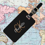 Svart guld monogram initialer namn-skript elegant bagagebricka<br><div class="desc">Anpassa och lägg till ditt monogram brev,  initialer och namn. En svart bakgrund i klassisk chic färg. Vit och guldfärgad färgad brev.</div>