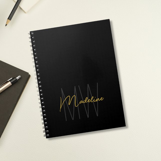 Svart Guld Monogram Modern Chic Anteckningsbok (Black and Gold Monogram Elegant Notebook by MINTIC DESIGN STUDIO)