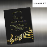 Svart guld musik noter magnetisk inbjudningskort<br><div class="desc">Ett trendig,  ett modernt 50:e (eller någon ålder) födelsedagsfest inbjudan-magnetkort för både manar och kvinnor. En klassisk svart bakgrund och musik noter,  guldfärgad färgad brev. Anpassa och lägg till information om party.</div>
