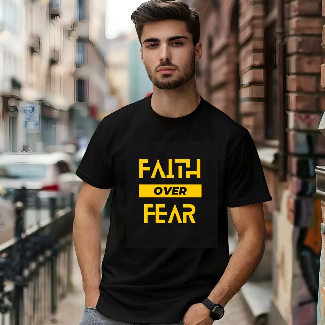 Svart Gult - enkel typografi T-Shirt (Skapare uppladdad)