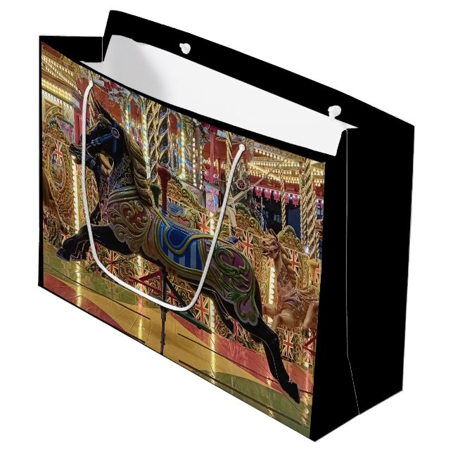 Svart häst (Framsidan Vinklad)