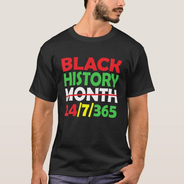 Svart historik Månad 2022 Svart historia 365 Melan T Shirt (Framsida)