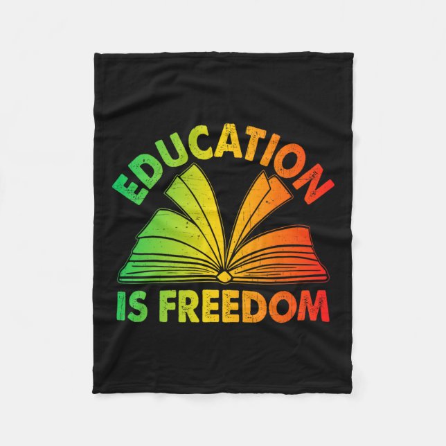Svart historisk utbildning är Freedom Bokar Black Fleecefilt (Framsidan)