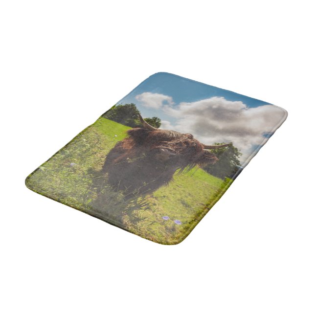 Svart höns med bete grönt fält sol med ljus badrumsmatta (Vinklad)