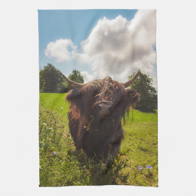 Svart höns med bete grönt fält sol med ljus kökshandduk (Vertikal)