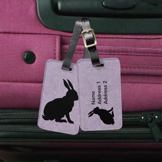 Svart kanin Siluett Påskharen Lila Bagagebricka (sittting black silhouette rabbit on pretty marbled purple luggage tags.)