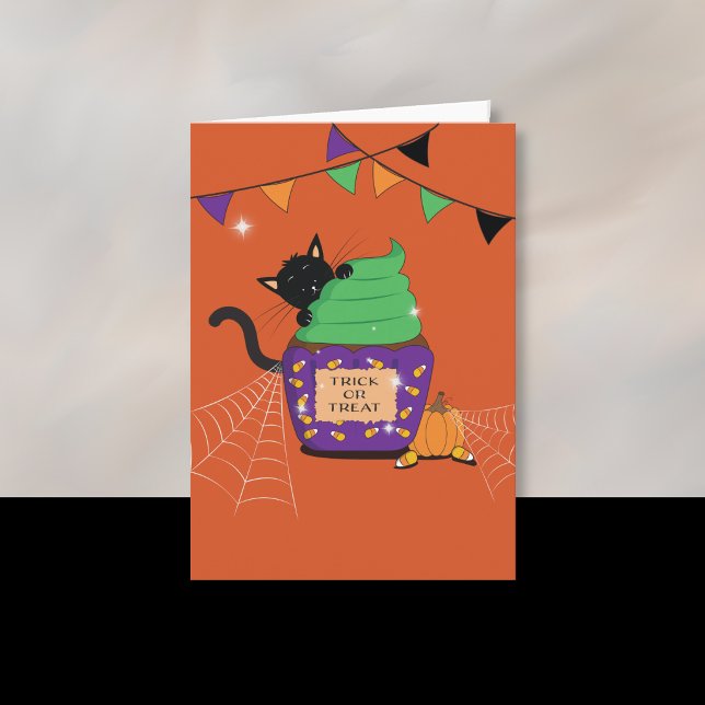 Svart katt-barn Halloween orange välkomstkort Kort (Cute black cat kid orange Halloween greeting card . )
