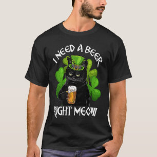 Svart katt dricker öl St Patricks Day för irländar T Shirt
