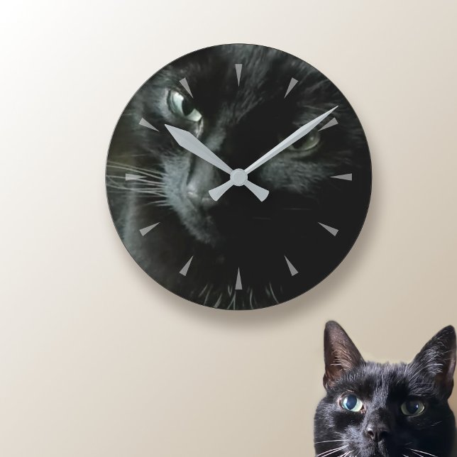 Svart Katt Husdjur Foto Väggur (Let your black cat silently judge you as you check what time it is.)