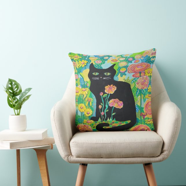 Svart katt i blommor Kastkudde Hemdekor Kudde (Stol)