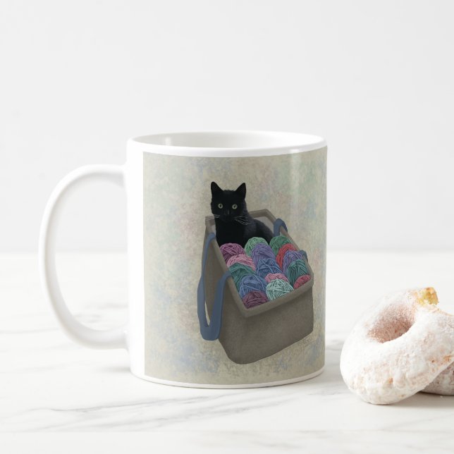 Svart katt i garnpåse kaffemugg (Med munk)