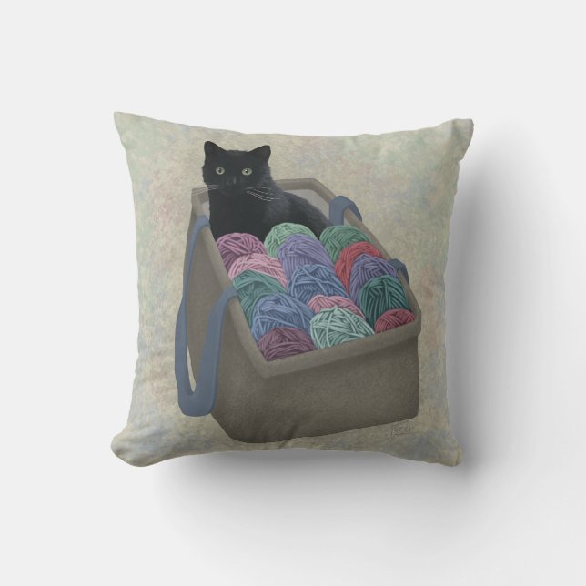 Svart katt i garnpåse  kudde (Framsida)