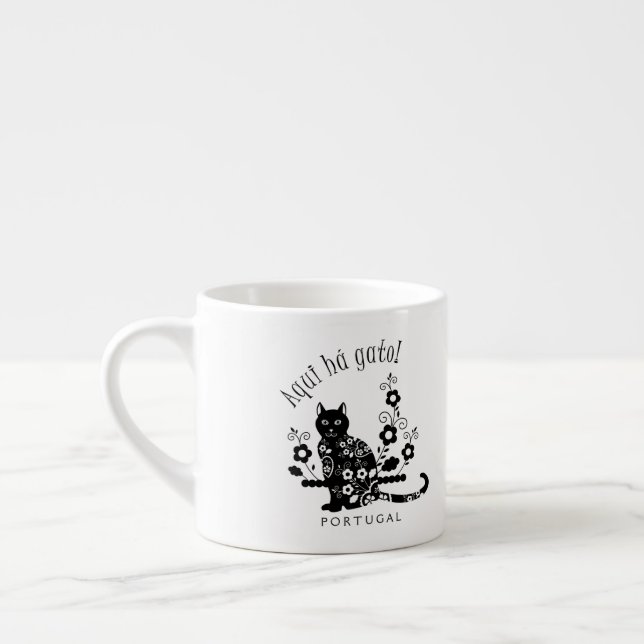 Svart katt med blommor och portugisiskt uttryck espressomugg (Vänster)
