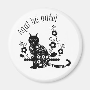 Svart katt med blommor och portugisiskt uttryck magnet