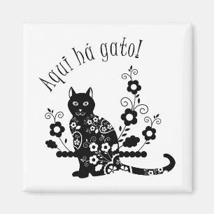 Svart katt med blommor och portugisiskt uttryck magnet