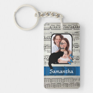 Svart katt och fjärilar