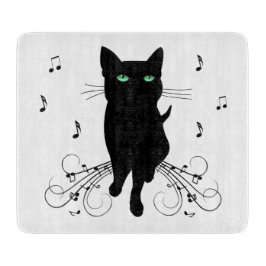 Svart katt omgiven av viskande toner av musik