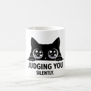 Svart katt som dömer dig tyst Roligt katttpresen Kaffemugg