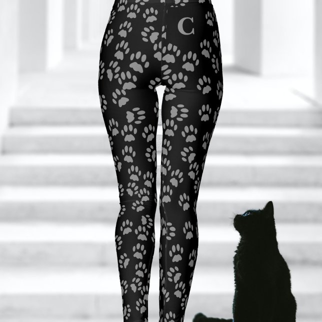 Svart katt Tass avtryck Mönster Leggings (If your cat walks all over you (like mine does) these are the leggings for you. Add your initial!)