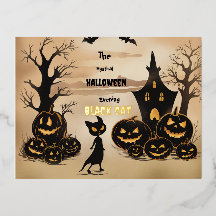 "Svart katt under Halloween i väggarna."