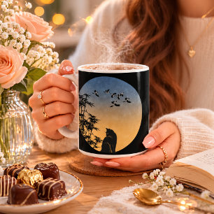 Svart katt under himmel &Bambu och fågel - konst m Kaffemugg