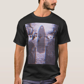 Svart kloak Figur i kyrkogården T Shirt