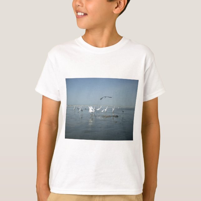 Svart Kråka och vita tranor: ett naturkontrast T Shirt (Framsida)