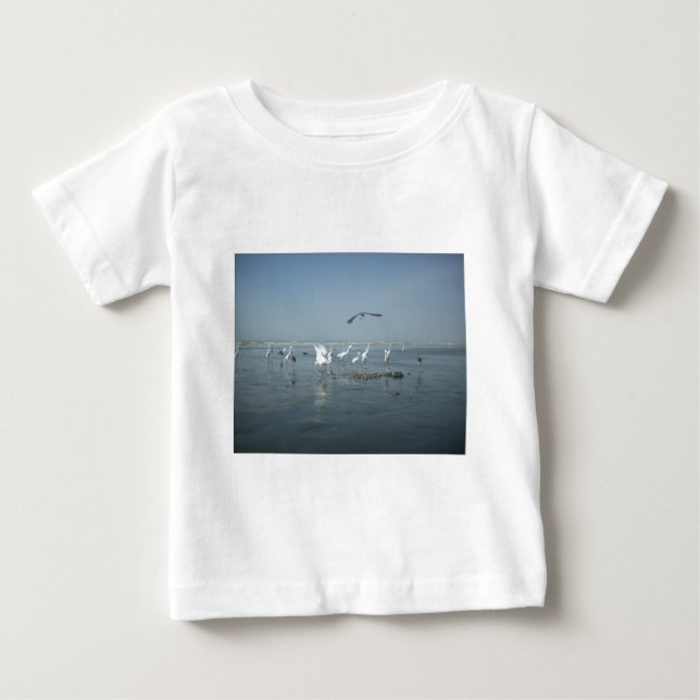 Svart Kråka och vita tranor: ett naturkontrast T Shirt (Framsida)