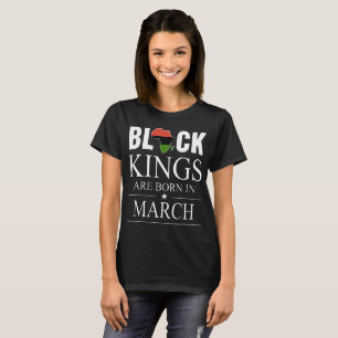 Svart kung föds i marschdags t-shirts
