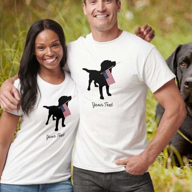 Svart lab Hund med USA American Flagga, 4 juli T-shirt (Skapare uppladdad)