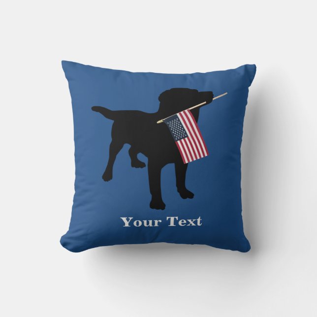 Svart lab hund med USA amerikanska flaggan, 4th av Kudde (Framsida)